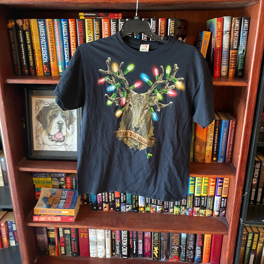 Shirt.      Tote DD